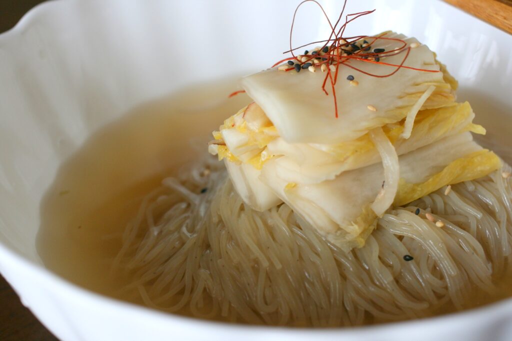냉면 Naengmyeon 冷麺